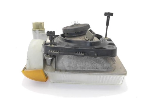 Recambio de faro delantero izquierdo para opel corsa a 1.3 gl referencia OEM IAM 90398230  