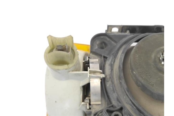 Recambio de faro delantero izquierdo para opel corsa a 1.3 gl referencia OEM IAM 90398230  