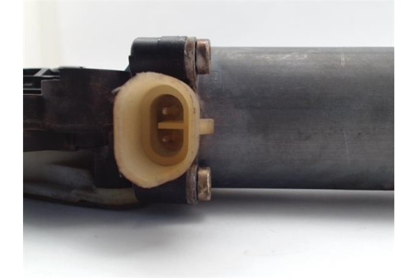 Recambio de mecanismo elevalunas trasero derecho para toyota avensis berlina (t22) 2.0 vvt-i referencia OEM IAM 6983005060 70728
