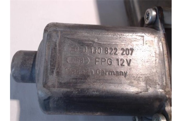 Recambio de mecanismo elevalunas delantero derecho para mitsubishi colt cz3 berl. 5 (z30a) 1.1 inform (d) referencia OEM IAM 013
