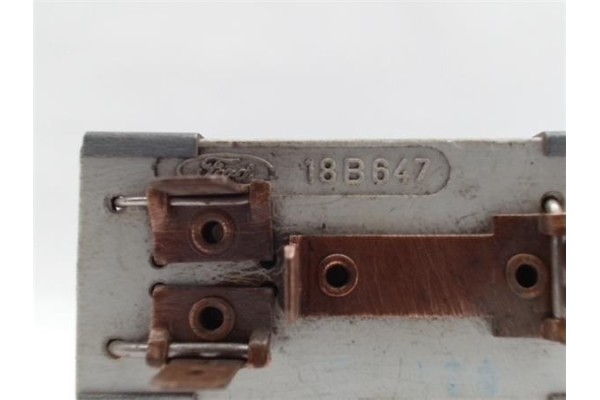 Recambio de regulador ventilador climatizacion para ford escort berl./turnier 1.4 ghia berlina referencia OEM IAM 18B647  