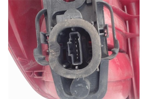 Recambio de piloto trasero derecho para citroen c2 1.4 referencia OEM IAM 6351S7 2232852 6351Y0 , CITROËN