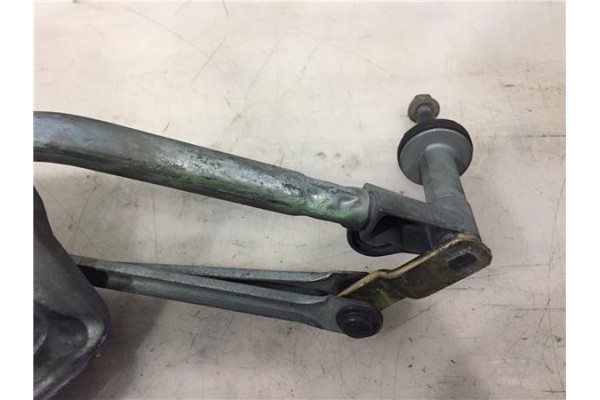 Recambio de motor limpiaparabrisas delantero para mercedes-benz vito furgón (638) 2.3 110 d  (638.074) referencia OEM IAM A00582