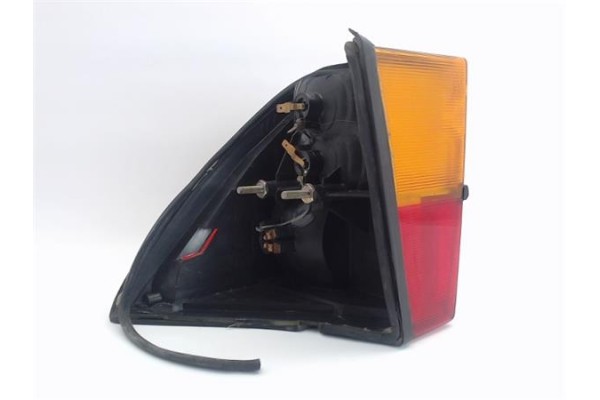 Recambio de piloto trasero derecho para saab 900 referencia OEM IAM 9122821  