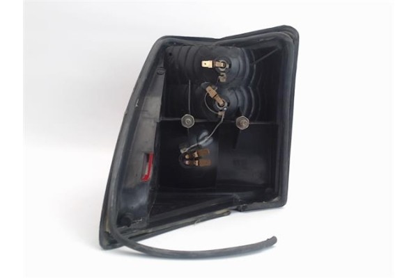 Recambio de piloto trasero derecho para saab 900 referencia OEM IAM 9122821  