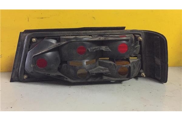 Recambio de piloto trasero izquierdo para peugeot 405 berlina 1.4 clim referencia OEM IAM   