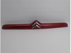 Recambio de moldura porton trasero para citroen xsara berlina 2.0 hdi 90 referencia OEM IAM 9636077077  