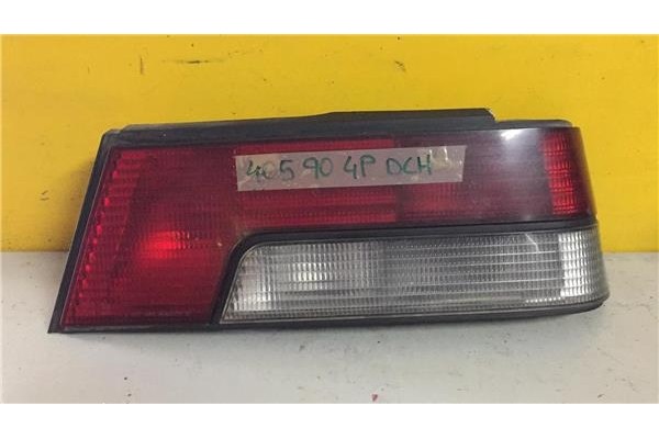 Recambio de piloto trasero derecho para peugeot 405 berlina 1.4 clim referencia OEM IAM   