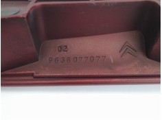 Recambio de moldura porton trasero para citroen xsara berlina 2.0 hdi 90 referencia OEM IAM 9636077077  