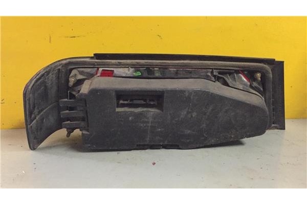 Recambio de piloto trasero derecho para peugeot 405 berlina 1.4 clim referencia OEM IAM   