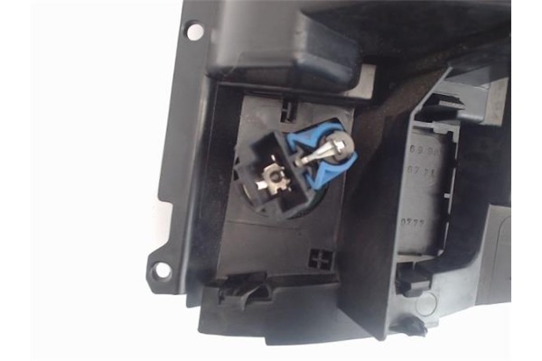 Recambio de cenicero para citroen xsara berlina 2.0 hdi 90 referencia OEM IAM 9637602677  