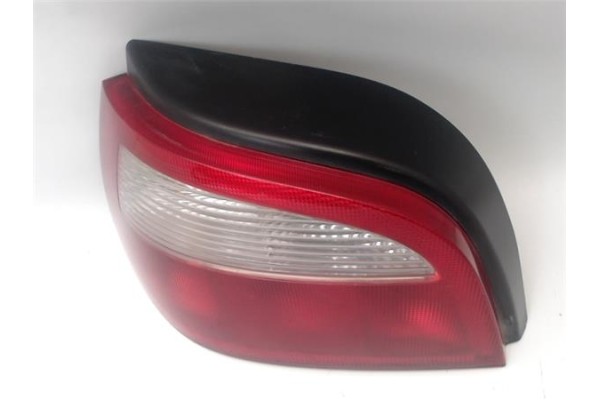 Recambio de piloto trasero izquierdo para renault megane i (ba0/1_) 1.4 16v (ba0d, ba1h, ba0w, ba10) referencia OEM IAM 77010406