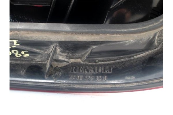 Recambio de piloto trasero izquierdo para renault megane i (ba0/1_) 1.4 16v (ba0d, ba1h, ba0w, ba10) referencia OEM IAM 77010406