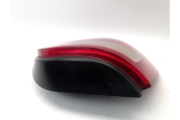 Recambio de piloto trasero izquierdo para renault megane i (ba0/1_) 1.4 16v (ba0d, ba1h, ba0w, ba10) referencia OEM IAM 77010406