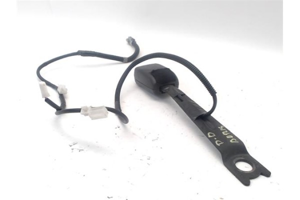 Recambio de anclaje cinturon delantero derecho para toyota auris (e15) 2.0 d-4d referencia OEM IAM 7323012 1ADFTV 