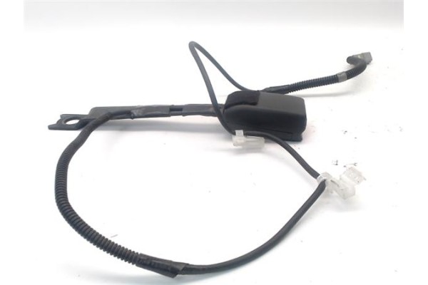 Recambio de anclaje cinturon delantero izquierdo para toyota auris (e15) 2.0 d-4d referencia OEM IAM 7323012 1ADFTV 