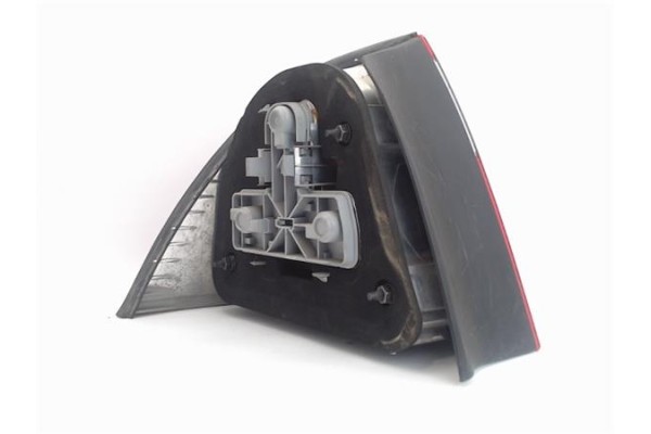 Recambio de piloto trasero derecho para saab 9-5 berlina referencia OEM IAM 5142203  