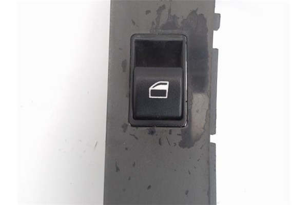 Recambio de embellecedor consola central para bmw serie 3 compacto (e46) 1.8 316ti referencia OEM IAM 8211465  