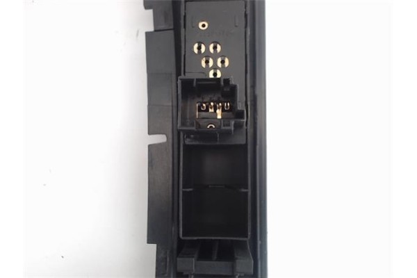 Recambio de embellecedor consola central para bmw serie 3 compacto (e46) 1.8 316ti referencia OEM IAM 8211465  