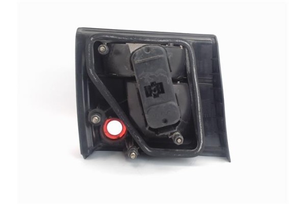 Recambio de piloto porton trasero derecho para saab 9-3 berlina referencia OEM IAM 4831178  