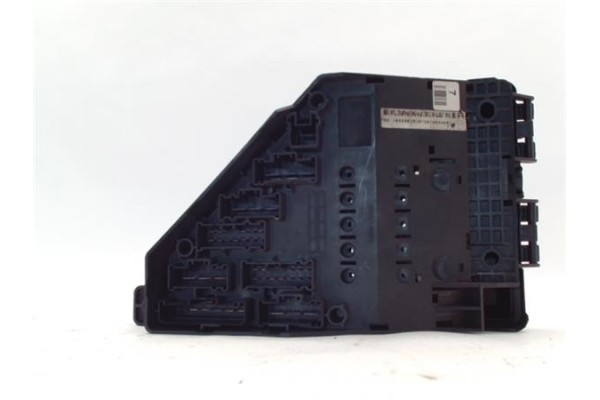 Recambio de caja fusibles/rele para land rover freelander soft top 2.0 td4 referencia OEM IAM YQE000060  