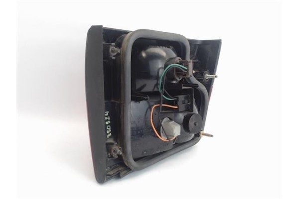 Recambio de piloto porton trasero derecho para saab 9-5 berlina referencia OEM IAM 4564  