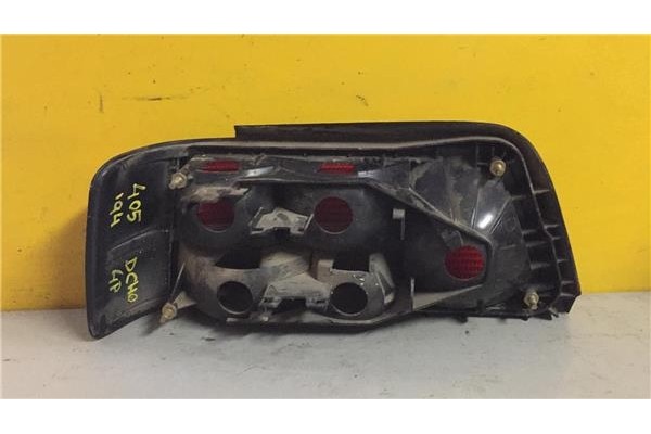 Recambio de piloto trasero derecho para peugeot 405 ii (4b) 1.8 referencia OEM IAM E95022  