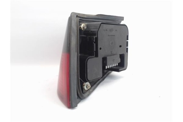 Recambio de piloto trasero derecho para saab 9000 / 9000 cs referencia OEM IAM 9084047  