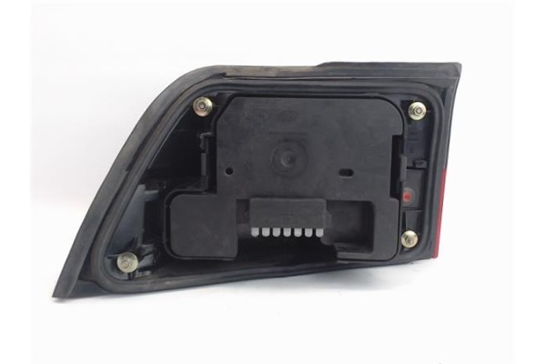 Recambio de piloto trasero derecho para saab 9000 / 9000 cs referencia OEM IAM 9084047  