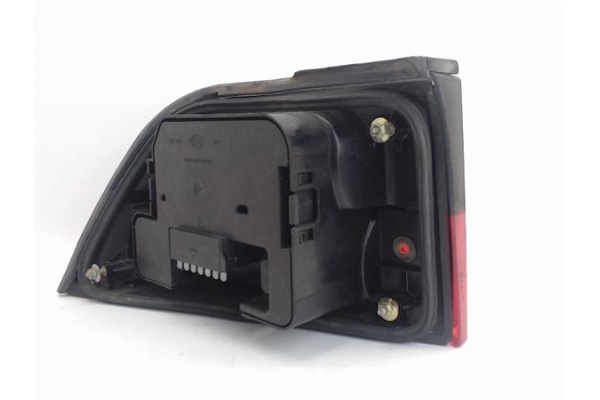 Recambio de piloto trasero derecho para saab 9000 / 9000 cs referencia OEM IAM 9084047  