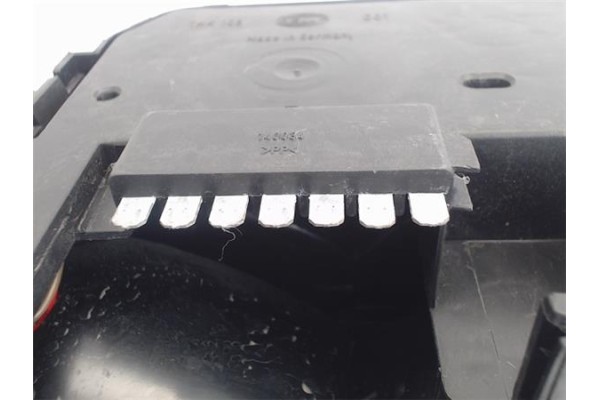 Recambio de piloto trasero derecho para saab 9000 / 9000 cs referencia OEM IAM 9084047  