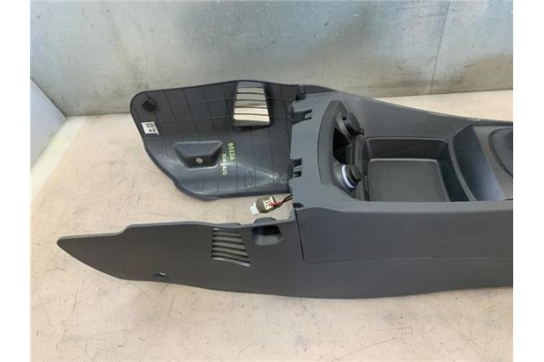 Recambio de embellecedor consola central para kia rio (jb) 1.4 16v referencia OEM IAM 846111G000XI  