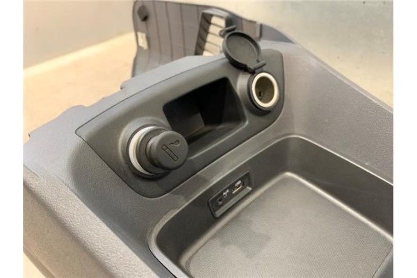 Recambio de embellecedor consola central para kia rio (jb) 1.4 16v referencia OEM IAM 846111G000XI  