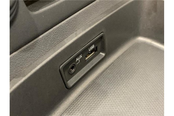 Recambio de embellecedor consola central para kia rio (jb) 1.4 16v referencia OEM IAM 846111G000XI  