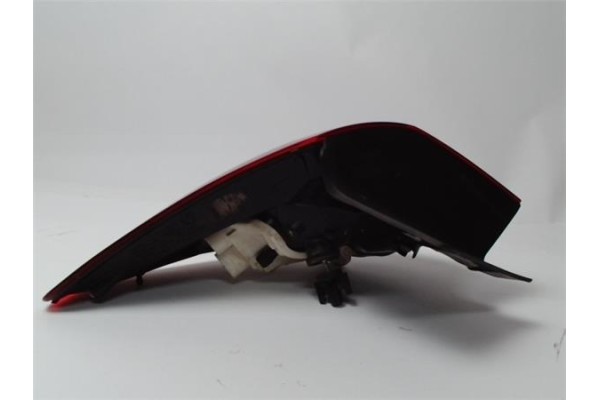Recambio de piloto trasero derecho para opel astra j 1.7 cdti referencia OEM IAM 13319948  