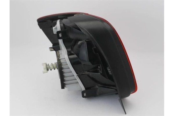 Recambio de piloto trasero derecho para volkswagen polo v (6r1) 1.4 advance referencia OEM IAM 6R0945096AH  