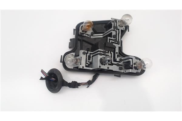 Recambio de portalámparas para audi a4 berlina (8e) 1.8 t referencia OEM IAM 153947  