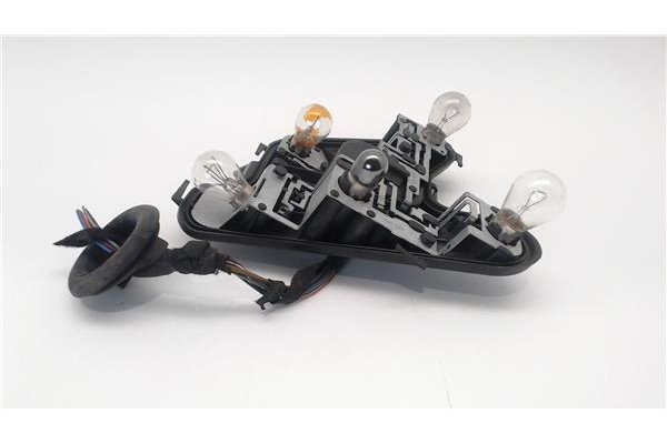 Recambio de portalámparas para audi a4 berlina (8e) 1.8 t referencia OEM IAM 153947  