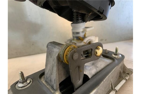 Recambio de conjunto palanca cambio velocidad para volkswagen polo v (6r1) 1.4 advance referencia OEM IAM 6Q0711050B 6R0711113M 