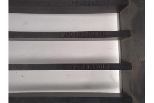 Recambio de rejilla capo para bmw serie 5 berlina (e39) referencia OEM IAM 81593160 81845329 