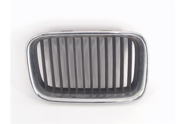 Recambio de rejilla capo para bmw serie 3 berlina (e36) referencia OEM IAM 51138122238  51138195152 , BMW