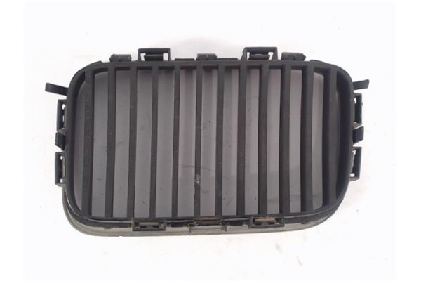 Recambio de rejilla capo para bmw serie 3 berlina (e36) referencia OEM IAM 51138122238  51138195152 , BMW