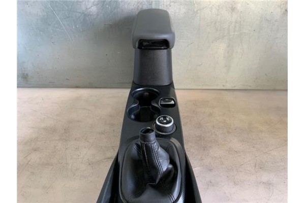 Recambio de embellecedor consola central para fiat 500x (334) 1.6 urban referencia OEM IAM 71778144  