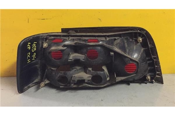 Recambio de piloto trasero derecho para peugeot 405 ii (4b) 1.9 d referencia OEM IAM   