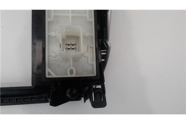 Recambio de embellecedor cuadro instrumentos para peugeot 2008 1.6 hdi referencia OEM IAM 1131153XVV22  