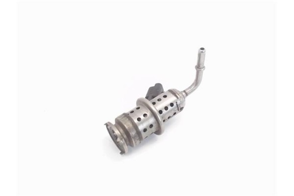 Recambio de inyector para citroen c-elysée 1.6 exclusive referencia OEM IAM 9802763880  
