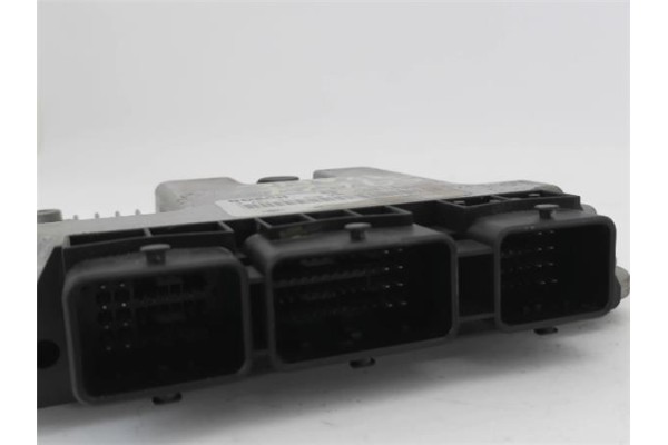 Recambio de centralita para renault trafic ii furgón (fl) 2.5 dti referencia OEM IAM 281011890  