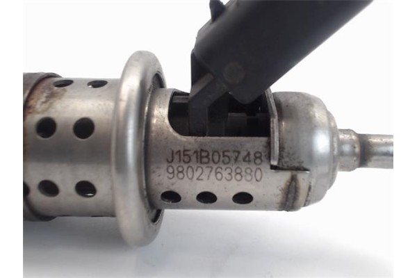 Recambio de inyector para citroen c-elysée 1.6 exclusive referencia OEM IAM 9802763880  