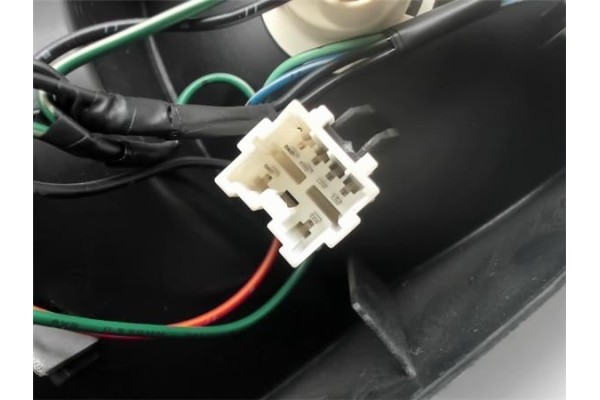 Recambio de piloto trasero derecho para hyundai lantra berlina (rd) 1.6 gls referencia OEM IAM 91113H  