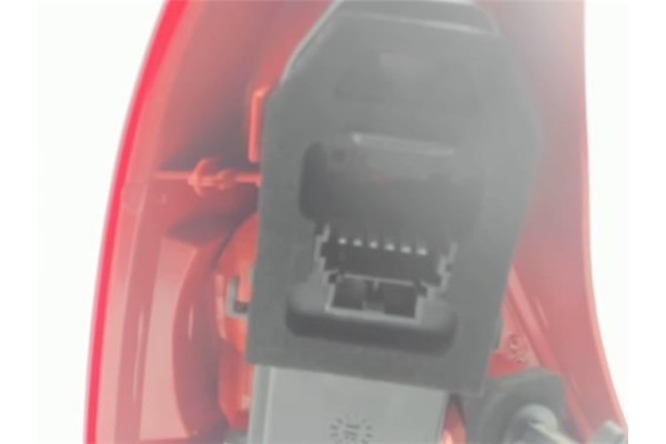 Recambio de piloto trasero derecho para renault clio ii fase ii (b/cb0) 1.5 authentique referencia OEM IAM 8200917487T  